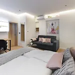 Aparthotel Royal Suite, 3*
