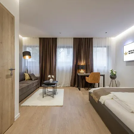 Royal Suite, מלון דירות