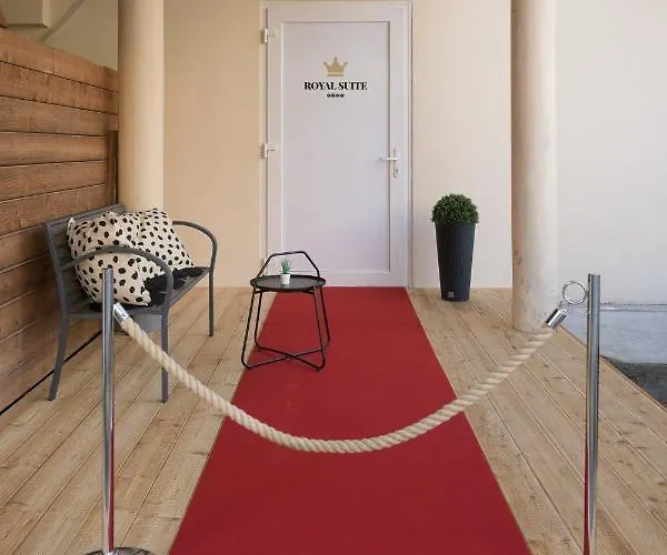 アパートホテル Royal Suite,